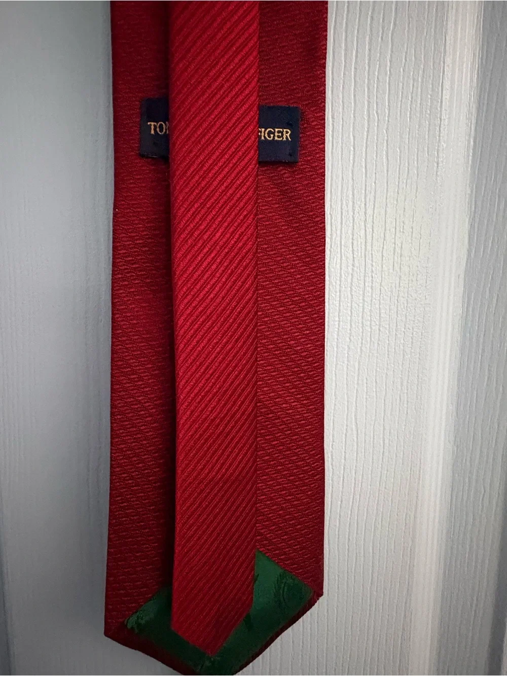 Tommy Hilfiger Solid Textured Red Mens Tie